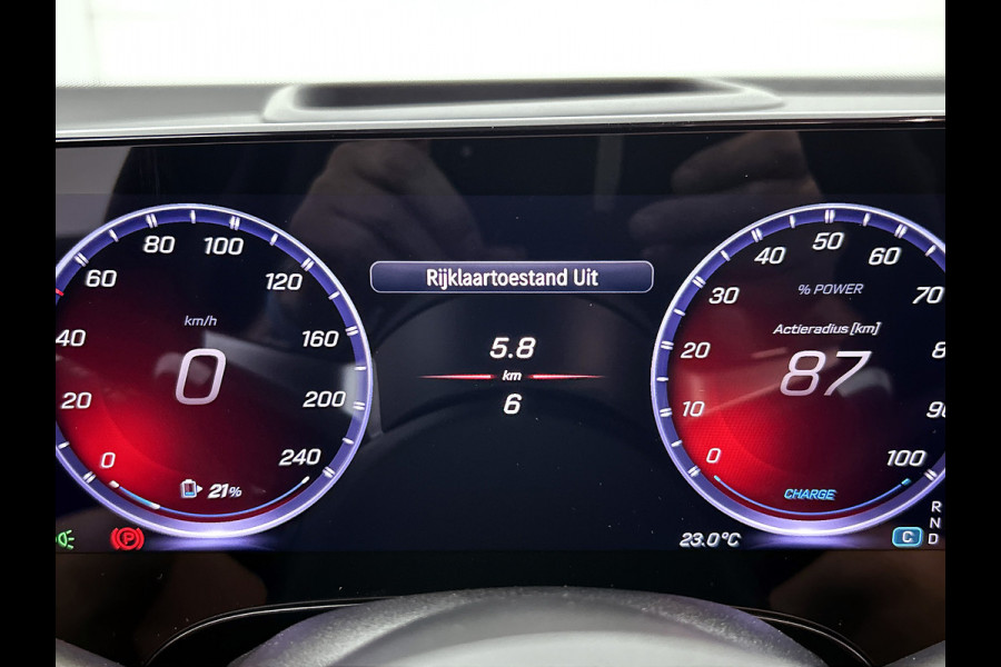 Mercedes-Benz Glb 200 Business Solution AMG 7p. 58 kWh | Premium Plus pakket | Winterpakket | Nightpakket | Parkeerpakket | Trekhaak | Sportstoelen | GUARD 360° | Vast panoramadak | Burmester® 3D surround sound system | 19” vijfspaaks AMG-velgen |