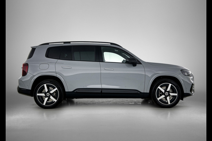 Mercedes-Benz Glb 200 Business Solution AMG 7p. 58 kWh | Premium Plus pakket | Winterpakket | Nightpakket | Parkeerpakket | Trekhaak | Sportstoelen | GUARD 360° | Vast panoramadak | Burmester® 3D surround sound system | 19” vijfspaaks AMG-velgen |