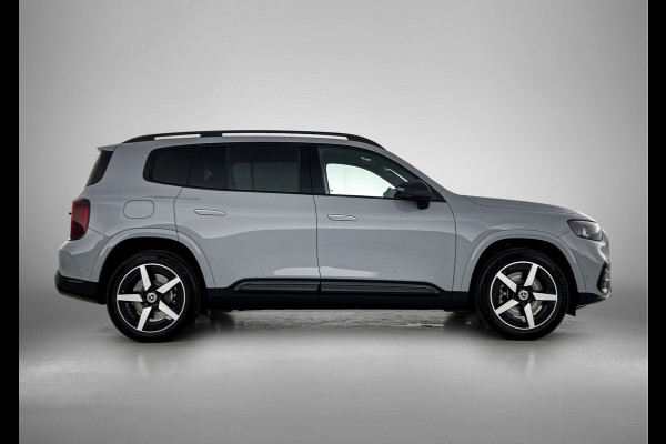 Mercedes-Benz Glb 200 Business Solution AMG 7p. 58 kWh | Premium Plus pakket | Winterpakket | Nightpakket | Parkeerpakket | Trekhaak | Sportstoelen | GUARD 360° | Vast panoramadak | Burmester® 3D surround sound system | 19” vijfspaaks AMG-velgen |