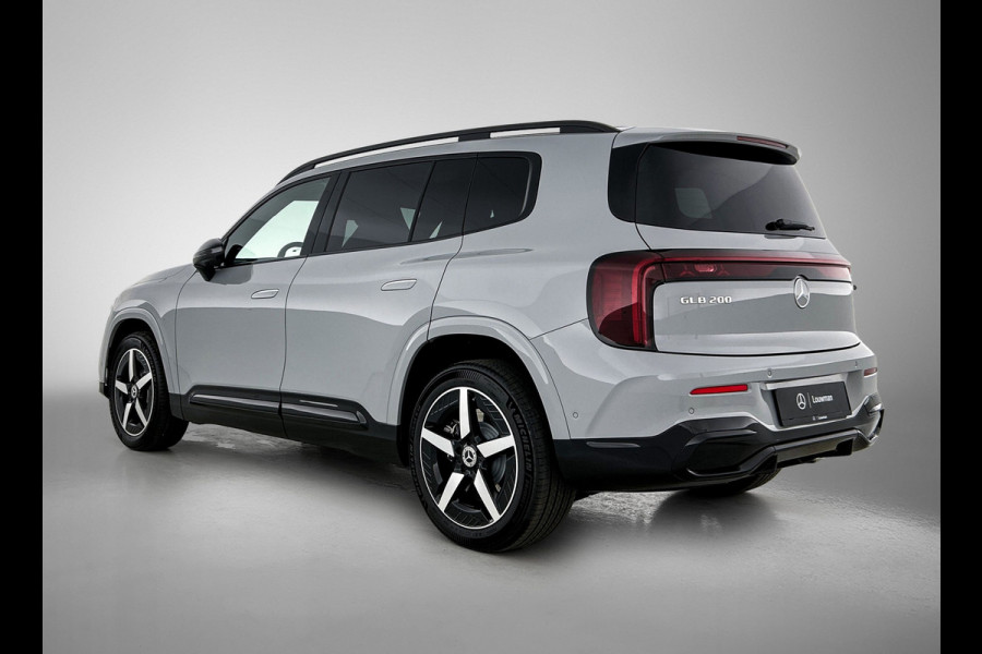 Mercedes-Benz Glb 200 Business Solution AMG 7p. 58 kWh | Premium Plus pakket | Winterpakket | Nightpakket | Parkeerpakket | Trekhaak | Sportstoelen | GUARD 360° | Vast panoramadak | Burmester® 3D surround sound system | 19” vijfspaaks AMG-velgen |