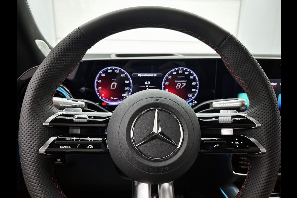 Mercedes-Benz Glb 200 Business Solution AMG 7p. 58 kWh | Premium Plus pakket | Winterpakket | Nightpakket | Parkeerpakket | Trekhaak | Sportstoelen | GUARD 360° | Vast panoramadak | Burmester® 3D surround sound system | 19” vijfspaaks AMG-velgen |