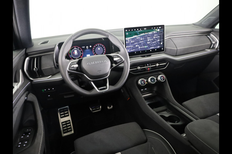 Škoda Kodiaq 1.5 TSI PHEV Sportline Business 204 pk Automaat (DSG) | Verlengde garantie | Panoramadak | Trekhaak (wegklapbaar) | Parkeersensoren | Achteruitrijcamera | Stoelverwarming v/a |