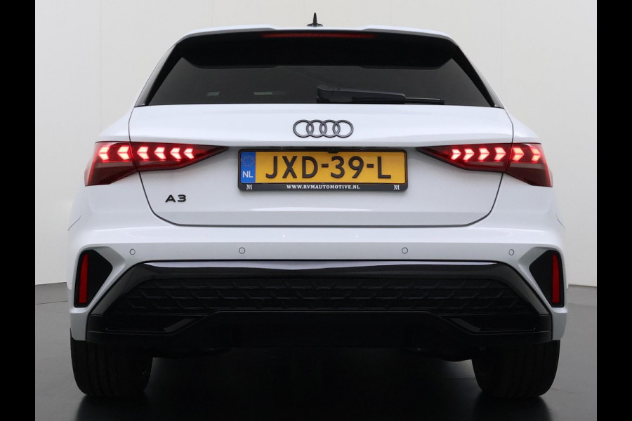 Audi A3 Sportback 45 TFSI e S edition Competition 272pk PHEV| 8.000KM!  | INCL. BTW | 143km RANGE WLTP!! | ADD. CRUISE | PANORAMADAK | FABRIEKSGARANTIE t/m 04-2027| MEGA COMPLETE AUTO| S-LINE BINNEN + BUITEN| LEDER|