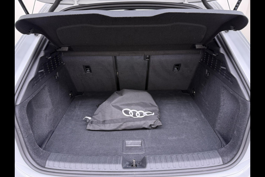 Audi A3 Sportback 45 TFSI e S edition Competition 272pk PHEV| 8.000KM!  | INCL. BTW | 143km RANGE WLTP!! | ADD. CRUISE | PANORAMADAK | FABRIEKSGARANTIE t/m 04-2027| MEGA COMPLETE AUTO| S-LINE BINNEN + BUITEN| LEDER|