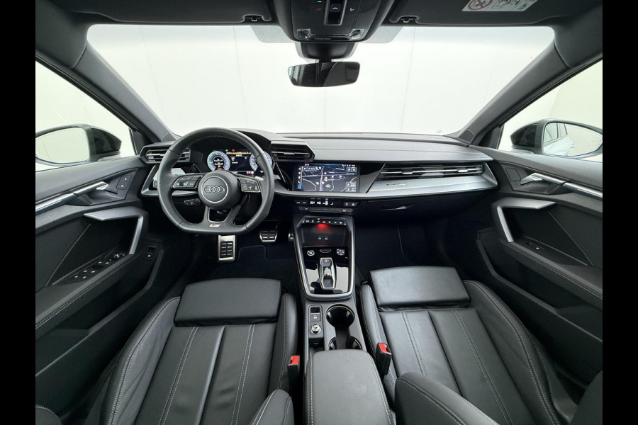 Audi A3 Sportback 45 TFSI e S edition Competition 272pk PHEV| 8.000KM!  | INCL. BTW | 143km RANGE WLTP!! | ADD. CRUISE | PANORAMADAK | FABRIEKSGARANTIE t/m 04-2027| MEGA COMPLETE AUTO| S-LINE BINNEN + BUITEN| LEDER|