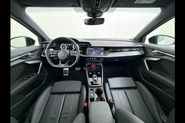 Audi A3 Sportback 45 TFSI e S edition Competition 272pk PHEV| 8.000KM!  | INCL. BTW | 143km RANGE WLTP!! | ADD. CRUISE | PANORAMADAK | FABRIEKSGARANTIE t/m 04-2027| MEGA COMPLETE AUTO| S-LINE BINNEN + BUITEN| LEDER|