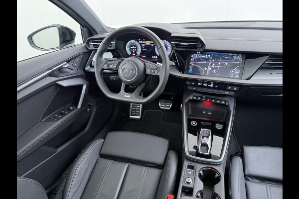 Audi A3 Sportback 45 TFSI e S edition Competition 272pk PHEV| 8.000KM!  | INCL. BTW | 143km RANGE WLTP!! | ADD. CRUISE | PANORAMADAK | FABRIEKSGARANTIE t/m 04-2027| MEGA COMPLETE AUTO| S-LINE BINNEN + BUITEN| LEDER|