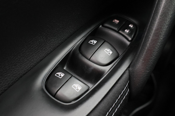 Nissan QASHQAI 1.2 N-Connecta Panoramadak, 360° Camera, Cruise, Bluetooth, Rijstrooksenor, PDC, 18''