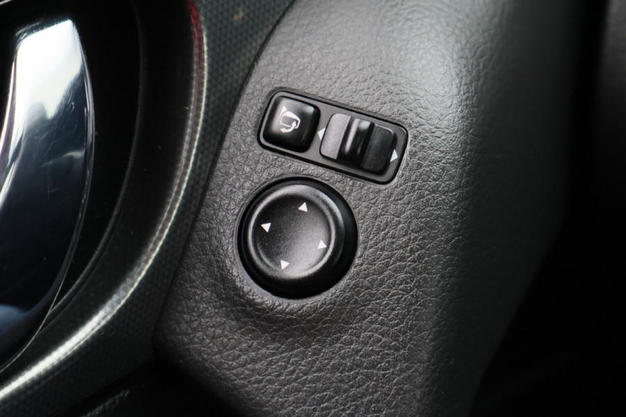 Nissan QASHQAI 1.2 N-Connecta Panoramadak, 360° Camera, Cruise, Bluetooth, Rijstrooksenor, PDC, 18''