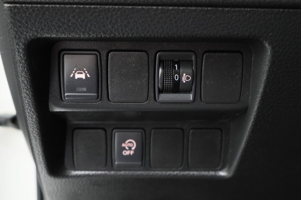 Nissan QASHQAI 1.2 N-Connecta Panoramadak, 360° Camera, Cruise, Bluetooth, Rijstrooksenor, PDC, 18''
