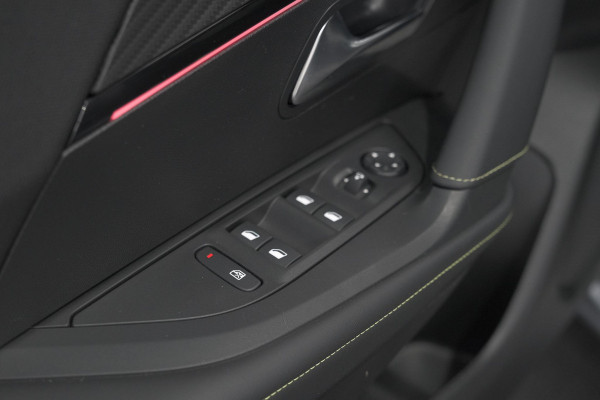 Peugeot 2008 1.2 Hybrid 145 GT | Camera | Apple Carplay | Parkeersensoren