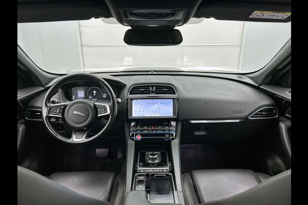 Jaguar F-Pace 2.0 Portfolio AWD 30t | 301PK | NL-AUTO | GOED ONDERH | CARPLAY | CLIMATE | ACHTERCAM | LANE ASS | CRUISECONTRL |