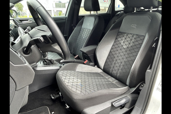 Volkswagen Taigo BWJ 2022 | 1.0 TSI R-Line Business AUTOMAAT | CAMERA A | VIRT. COCKPIT | PDC 2X | DONKER GLAS | 18'' LMV | CLIMA | NAVI |