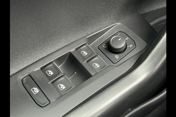 Volkswagen Taigo BWJ 2022 | 1.0 TSI R-Line Business AUTOMAAT | CAMERA A | VIRT. COCKPIT | PDC 2X | DONKER GLAS | 18'' LMV | CLIMA | NAVI |