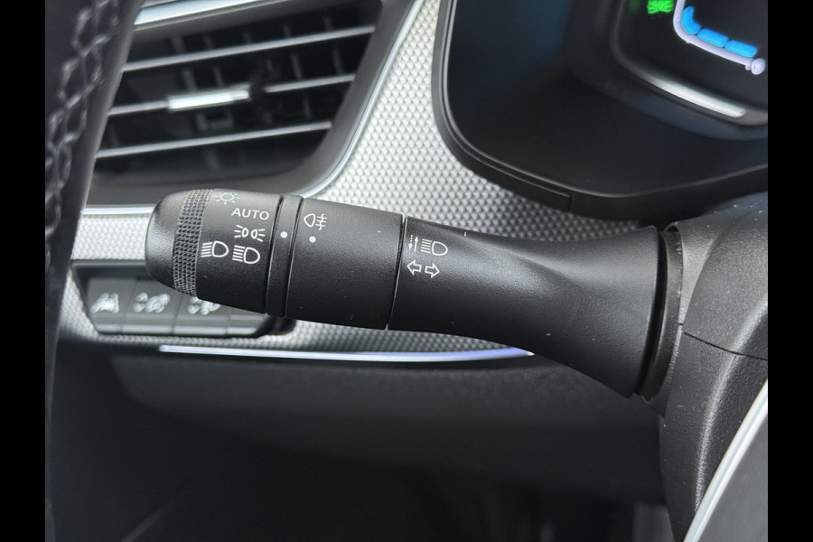 Renault Arkana 1.6 E-Tech Hybrid 145PK Automaat Trekhaak Adap.Cruise Navi Camera Ecc Apple Carplay Android Auto Intens Regen-Lichtsensor Lmv 18" Privacy Glas Pdc Bluetooth DAB Lane Assist Isofix Origineel Nederlandse Auto