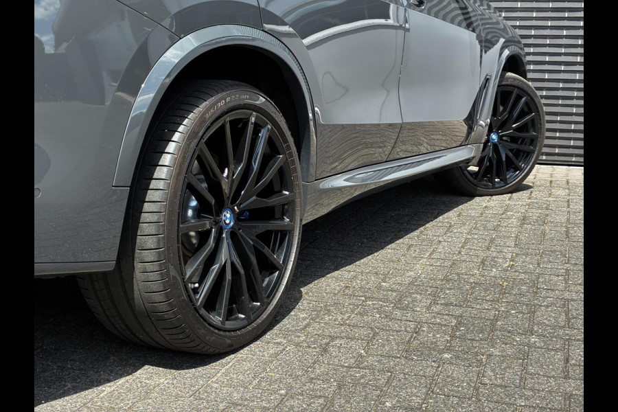BMW X5 xDrive45e High Executive M Sport Pakket Automaat /  Live Cockpit Professional / Panoramadak / Driving Assistant Professional / Trekhaak / Luchtvering / Comfortstoelen / M Sportremsysteem / 22 Inch / Hifi / Parkeerhulpsysteem Plus