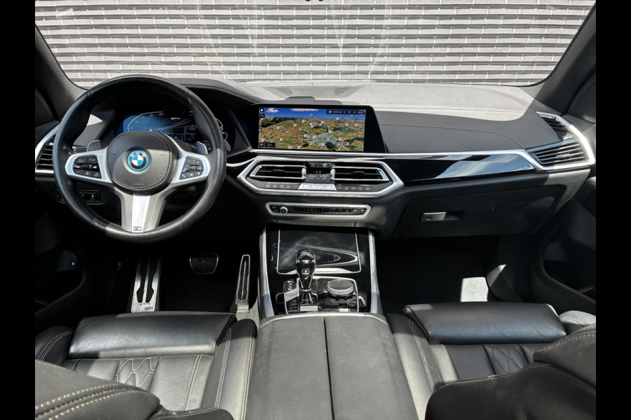 BMW X5 xDrive45e High Executive M Sport Pakket Automaat /  Live Cockpit Professional / Panoramadak / Driving Assistant Professional / Trekhaak / Luchtvering / Comfortstoelen / M Sportremsysteem / 22 Inch / Hifi / Parkeerhulpsysteem Plus