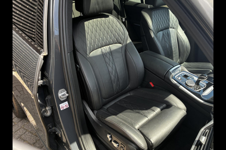 BMW X5 xDrive45e High Executive M Sport Pakket Automaat /  Live Cockpit Professional / Panoramadak / Driving Assistant Professional / Trekhaak / Luchtvering / Comfortstoelen / M Sportremsysteem / 22 Inch / Hifi / Parkeerhulpsysteem Plus