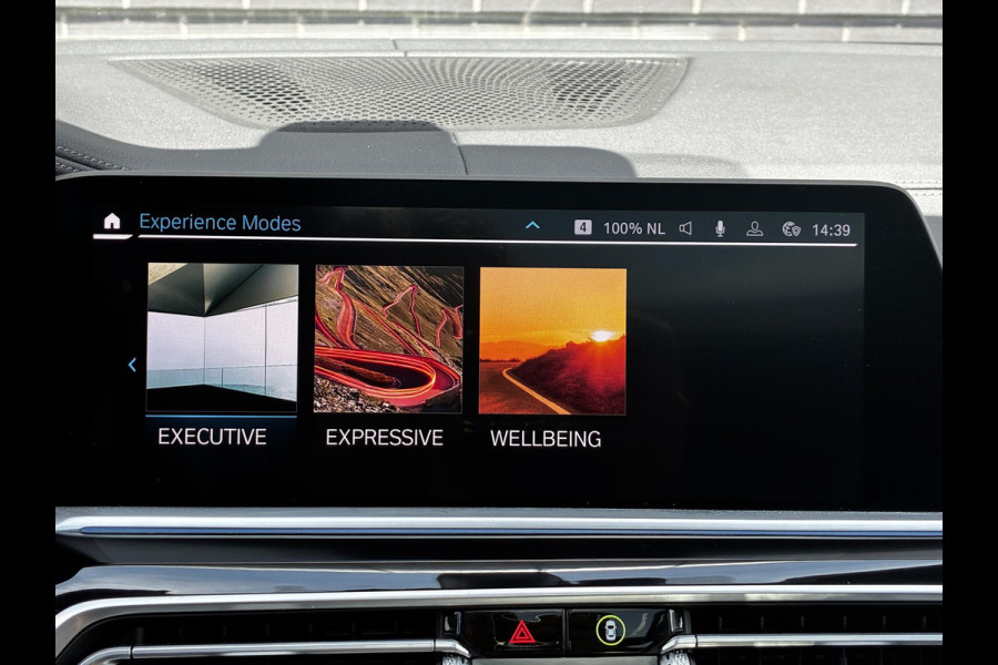 BMW X5 xDrive45e High Executive M Sport Pakket Automaat /  Live Cockpit Professional / Panoramadak / Driving Assistant Professional / Trekhaak / Luchtvering / Comfortstoelen / M Sportremsysteem / 22 Inch / Hifi / Parkeerhulpsysteem Plus