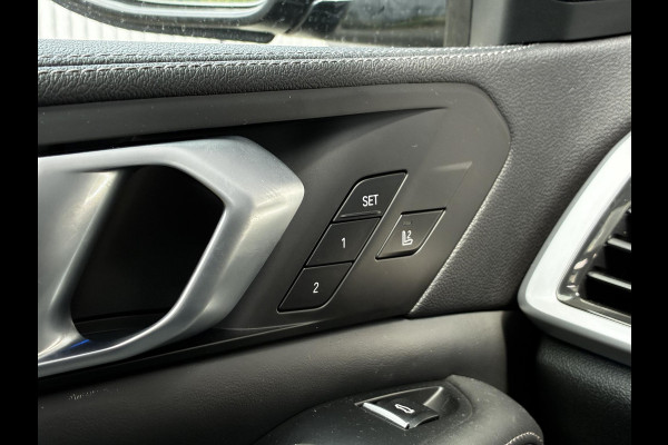 BMW X5 xDrive45e High Executive M Sport Pakket Automaat / Live Cockpit Professional / Panoramadak / Trekhaak / Comfortstoelen / Head-Up Display / Luchtvering / Driving Assistant Professional / Hifi / Stoelverwarming voor+achter /
