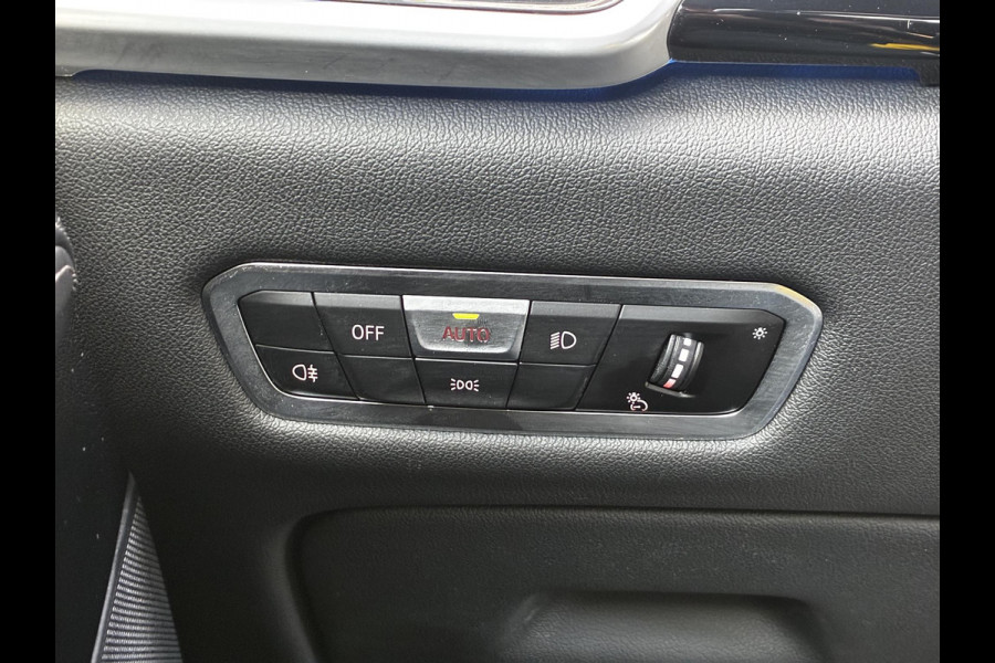 BMW X5 xDrive45e High Executive M Sport Pakket Automaat /  Live Cockpit Professional / Panoramadak / Driving Assistant Professional / Trekhaak / Luchtvering / Comfortstoelen / M Sportremsysteem / 22 Inch / Hifi / Parkeerhulpsysteem Plus