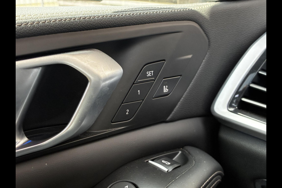 BMW X5 xDrive45e High Executive M Sport Pakket Automaat /  Live Cockpit Professional / Panoramadak / Driving Assistant Professional / Trekhaak / Luchtvering / Comfortstoelen / M Sportremsysteem / 22 Inch / Hifi / Parkeerhulpsysteem Plus