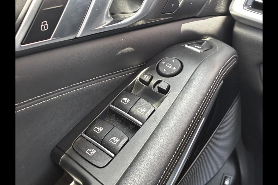 BMW X5 xDrive45e High Executive M Sport Pakket Automaat /  Live Cockpit Professional / Panoramadak / Driving Assistant Professional / Trekhaak / Luchtvering / Comfortstoelen / M Sportremsysteem / 22 Inch / Hifi / Parkeerhulpsysteem Plus