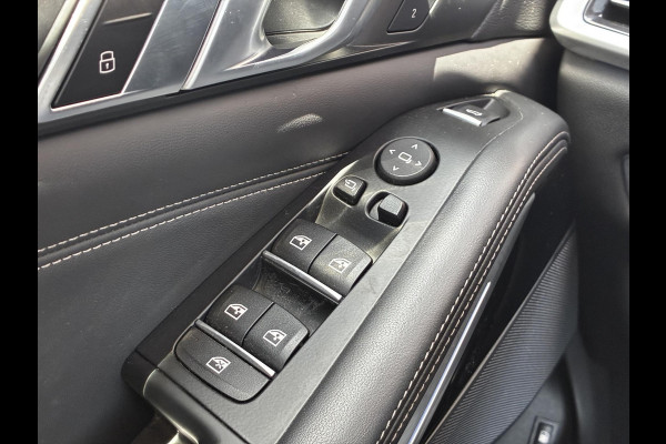 BMW X5 xDrive45e High Executive M Sport Pakket Automaat /  Live Cockpit Professional / Panoramadak / Driving Assistant Professional / Trekhaak / Luchtvering / Comfortstoelen / M Sportremsysteem / 22 Inch / Hifi / Parkeerhulpsysteem Plus