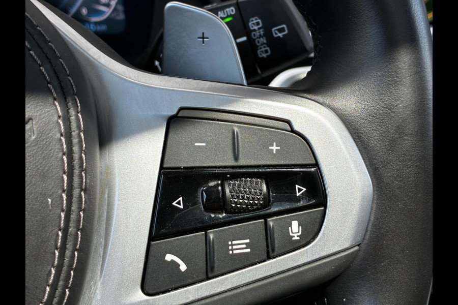 BMW X5 xDrive45e High Executive M Sport Pakket Automaat /  Live Cockpit Professional / Panoramadak / Driving Assistant Professional / Trekhaak / Luchtvering / Comfortstoelen / M Sportremsysteem / 22 Inch / Hifi / Parkeerhulpsysteem Plus