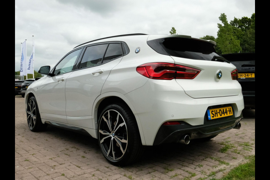 BMW X2 sDrive20i High Executive 190 PK | Panorama dak | Stoelverwarming | Vol lederen bekleding | CarPlay| Elektrische klep | LED verlichting | Lichtmetalen velgen | Achteruitrijcamera |