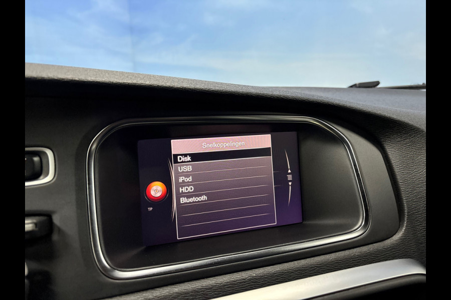 Volvo V40 2.0 T4 Business Sport Navi | Clima | Cruise | PDC | Trekhaak
