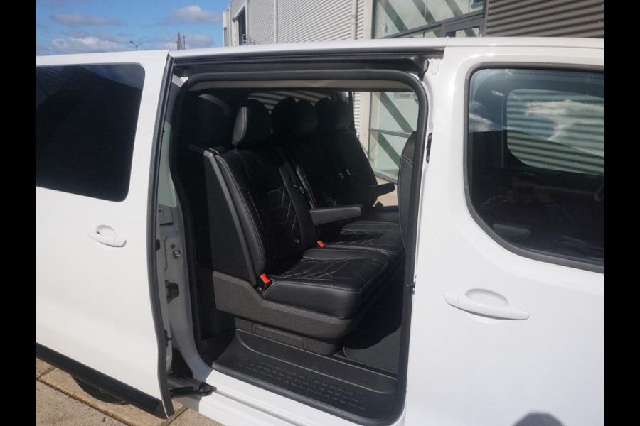 Opel Vivaro-e Dubbele Cabine 75kWh | STX Sport | Mooiste  bus van NL (!) | Lederen bekleding | Spoilerpakket | 18 inch Lichtmetalen velgen | Dynamic Comfort NAV Pakket | Winterpakket | 2x schuifdeur | Betimmering | Comfortstoelen |