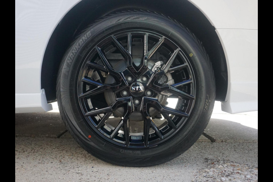 Opel Vivaro-e Dubbele Cabine 75kWh | STX Sport | Mooiste  bus van NL (!) | Lederen bekleding | Spoilerpakket | 18 inch Lichtmetalen velgen | Dynamic Comfort NAV Pakket | Winterpakket | 2x schuifdeur | Betimmering | Comfortstoelen |