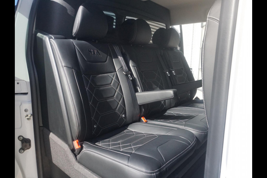 Opel Vivaro-e Dubbele Cabine 75kWh | STX Sport | Mooiste  bus van NL (!) | Lederen bekleding | Spoilerpakket | 18 inch Lichtmetalen velgen | Dynamic Comfort NAV Pakket | Winterpakket | 2x schuifdeur | Betimmering | Comfortstoelen |