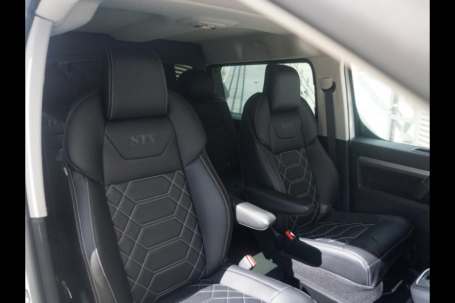 Opel Vivaro-e Dubbele Cabine 75kWh | STX Sport | Mooiste  bus van NL (!) | Lederen bekleding | Spoilerpakket | 18 inch Lichtmetalen velgen | Dynamic Comfort NAV Pakket | Winterpakket | 2x schuifdeur | Betimmering | Comfortstoelen |