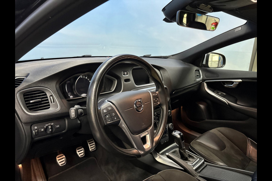 Volvo V40 2.0 T4 Business Sport Navi | Clima | Cruise | PDC | Trekhaak