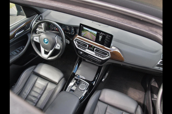 BMW X3 xDrive30e Business Edition Plus | Panoramadak | Head-Up Display | Camera | Sfeerverlichting | LED-Laser |