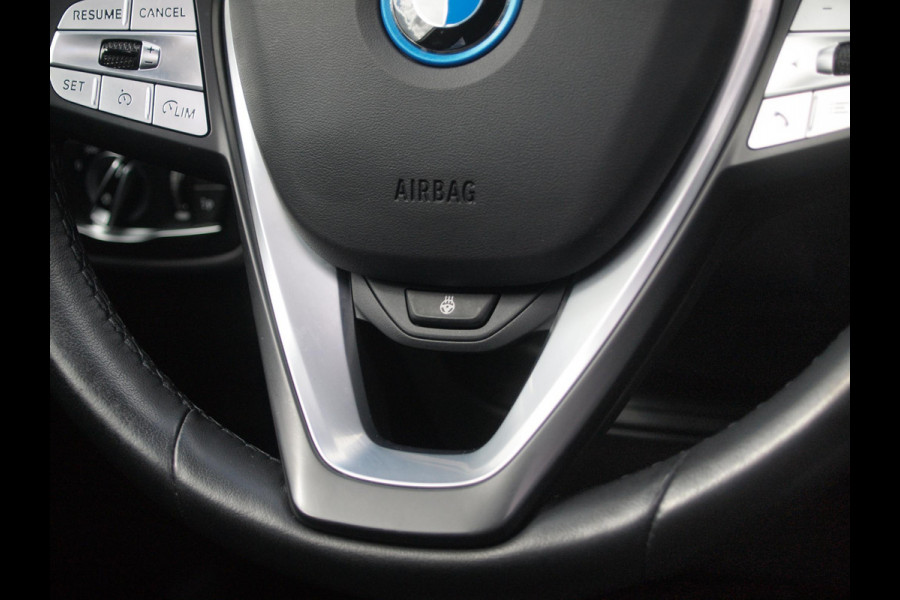 BMW X3 xDrive30e Business Edition Plus | Panoramadak | Head-Up Display | Camera | Sfeerverlichting | LED-Laser |
