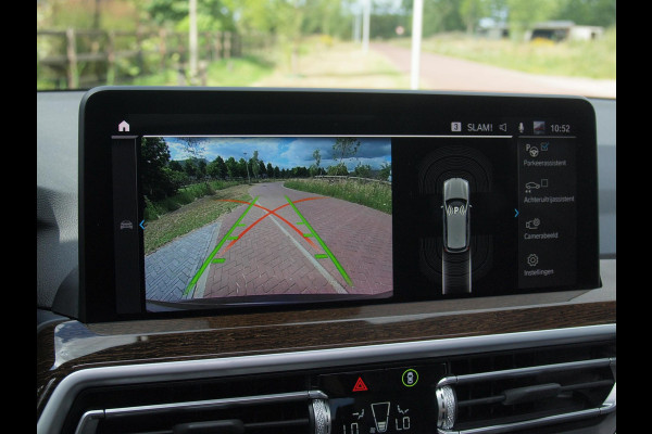 BMW X3 xDrive30e Business Edition Plus | Panoramadak | Head-Up Display | Camera | Sfeerverlichting | LED-Laser |
