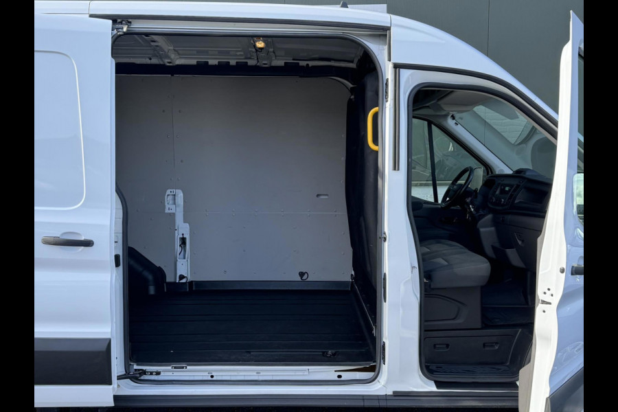 Ford Transit 130pk L2H2 Trend Airco Cruise Pdc 3 Zitplaatsen Usb Laadruimte beveiliging