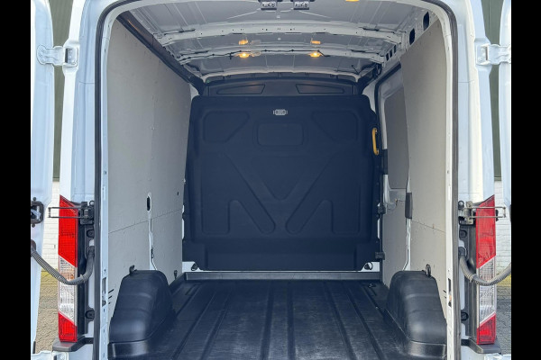 Ford Transit 130pk L2H2 Trend Airco Cruise Pdc 3 Zitplaatsen Usb Laadruimte beveiliging