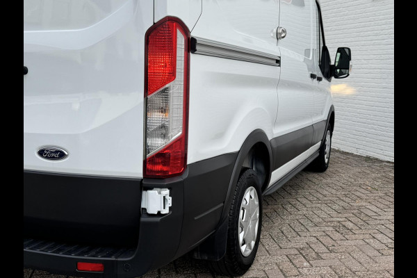 Ford Transit 130pk L2H2 Trend Airco Cruise Pdc 3 Zitplaatsen Usb Laadruimte beveiliging