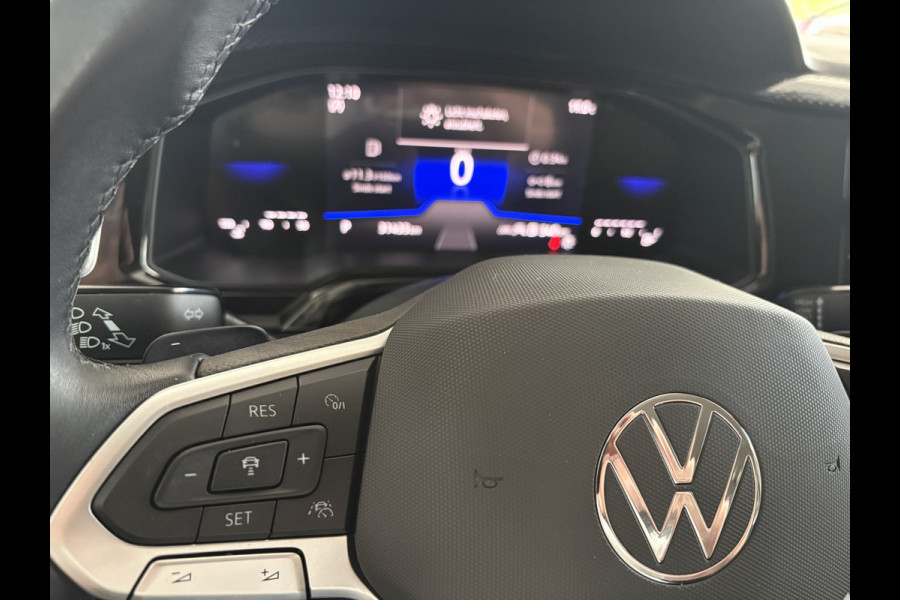 Volkswagen Polo 1.0 TSI Life Edition Achteruitrijcamera - Airco - Apple carplay - Draadloze telefoonoplader - Parkeersensor achter - Radio - Licht metalen velgen 15 inch - Navigatie - Radio - Cruise control - Elektrische ramen - Bluetooth - Led verlichting - Regensensor - start/stop systeem - stuurwiel multifunctioneel - Stoffen bekleding