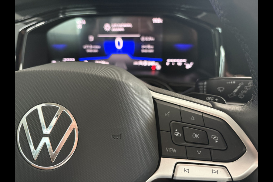 Volkswagen Polo 1.0 TSI Life Edition Achteruitrijcamera - Airco - Apple carplay - Draadloze telefoonoplader - Parkeersensor achter - Radio - Licht metalen velgen 15 inch - Navigatie - Radio - Cruise control - Elektrische ramen - Bluetooth - Led verlichting - Regensensor - start/stop systeem - stuurwiel multifunctioneel - Stoffen bekleding