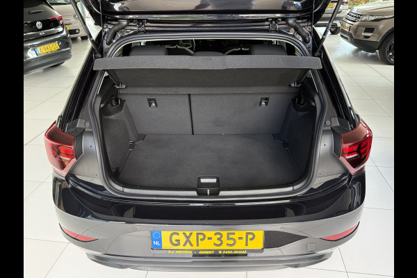 Volkswagen Polo 1.0 TSI Life Edition Achteruitrijcamera - Airco - Apple carplay - Draadloze telefoonoplader - Parkeersensor achter - Radio - Licht metalen velgen 15 inch - Navigatie - Radio - Cruise control - Elektrische ramen - Bluetooth - Led verlichting - Regensensor - start/stop systeem - stuurwiel multifunctioneel - Stoffen bekleding