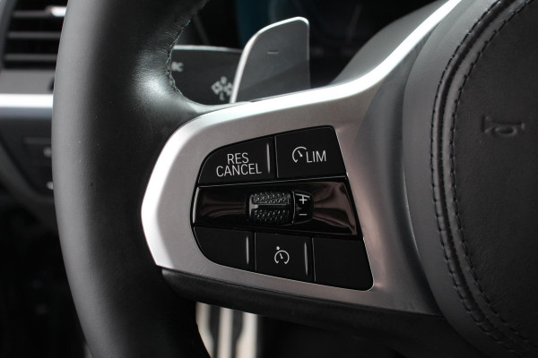BMW X3 xDrive30e 292pk Hybrid Steptronic M Sport Navigatie Apple Carplay/Android Auto Parkeersensoren Camera Panoramadak Adaptive Cruise Control Adaptieve LED-koplampen Sound-systeem Harman-Kardon Climatronic