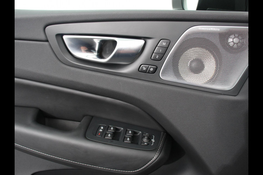 Volvo XC60 2.0 T6 398pk Plug-in hybrid AWD Ultimate Dark Bowers &Wilkins Premium Sound system Navigatie Google Panorama dak Camera Extra Getint glas Stoelen met massage functie