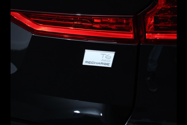 Volvo XC60 2.0 T6 398pk Plug-in hybrid AWD Ultimate Dark Bowers &Wilkins Premium Sound system Navigatie Google Panorama dak Camera Extra Getint glas Stoelen met massage functie