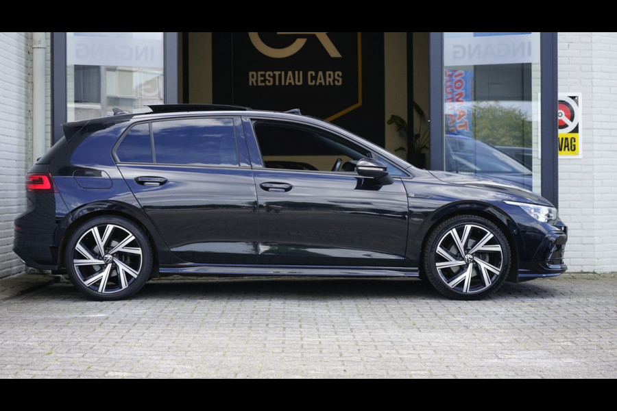 Volkswagen Golf VIII 1.5 eTSI R-Line ACC|AMBIANCE|CAMERA|IQ LIGHT|KEYLESS|MODE|PANORAMA|STOELVERWARMING
