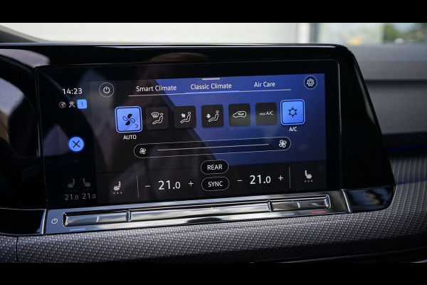 Volkswagen Golf VIII 1.5 eTSI R-Line ACC|AMBIANCE|CAMERA|IQ LIGHT|KEYLESS|MODE|PANORAMA|STOELVERWARMING